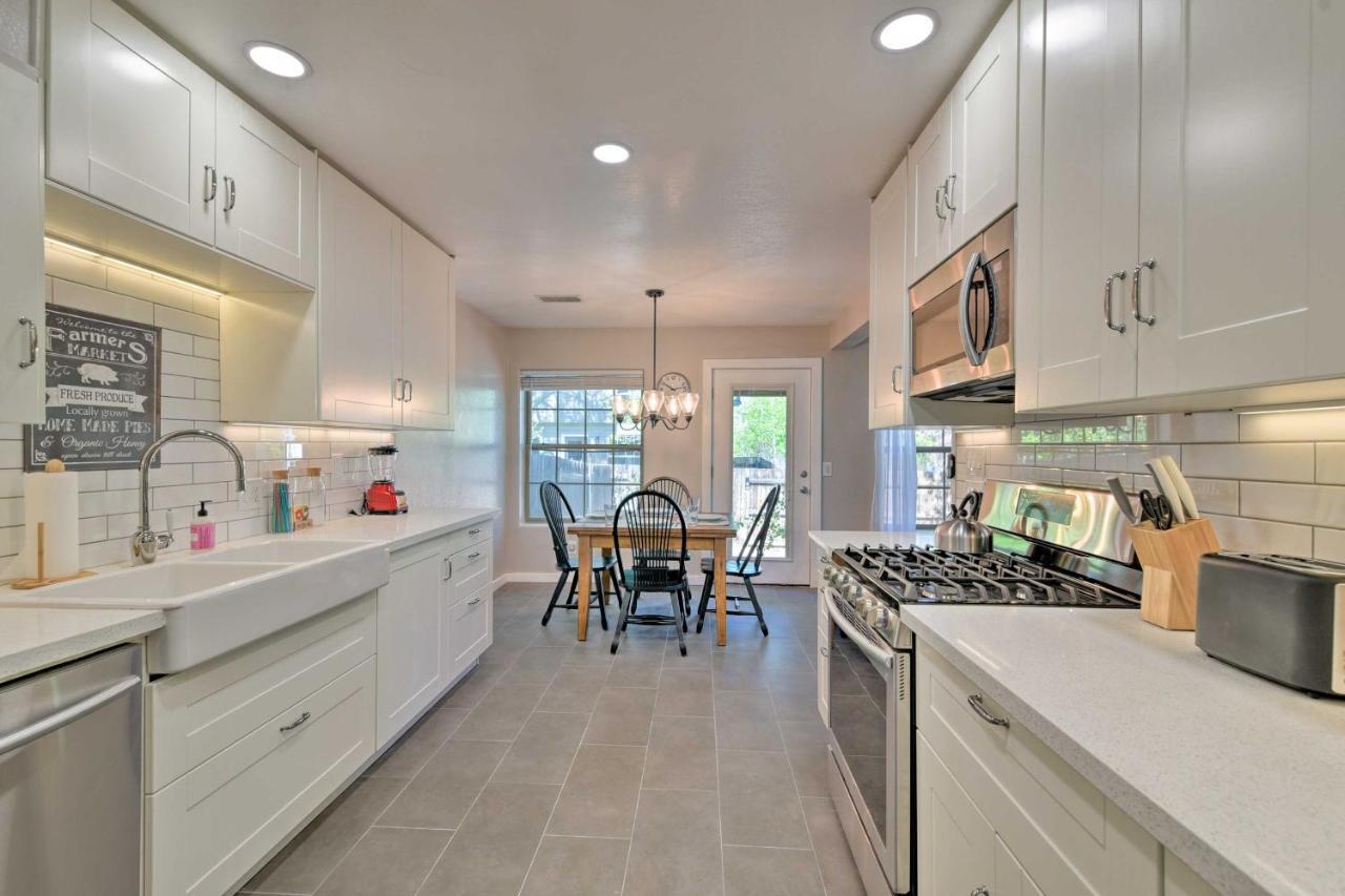 Modern Flagstaff Home With Bbq Walk Downtown! Exterior photo